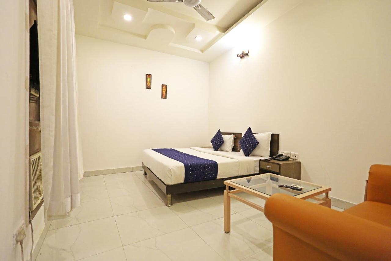 نيودلهي Hotel Ambrosia - A Boutique Hotel المظهر الخارجي الصورة